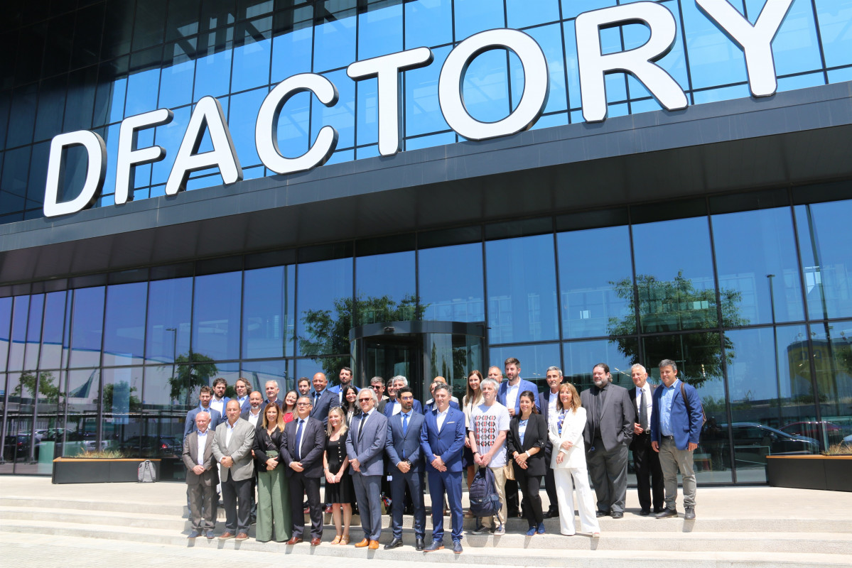 La delegación argentina que ha visitado el CZFB.