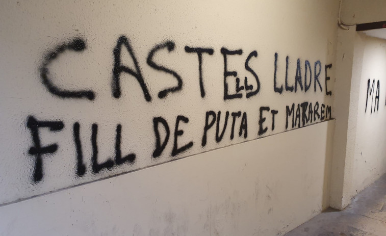 El alcalde de Igualada denuncia pintadas con amenazas de muerte