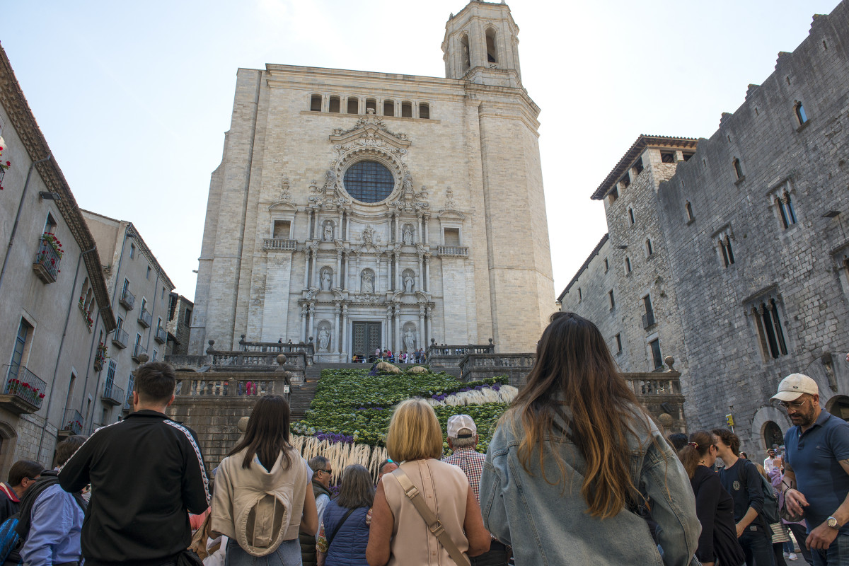 EuropaPress 4434258 numerosas personas festival temps flors 2022 catedral girona mayo 2022