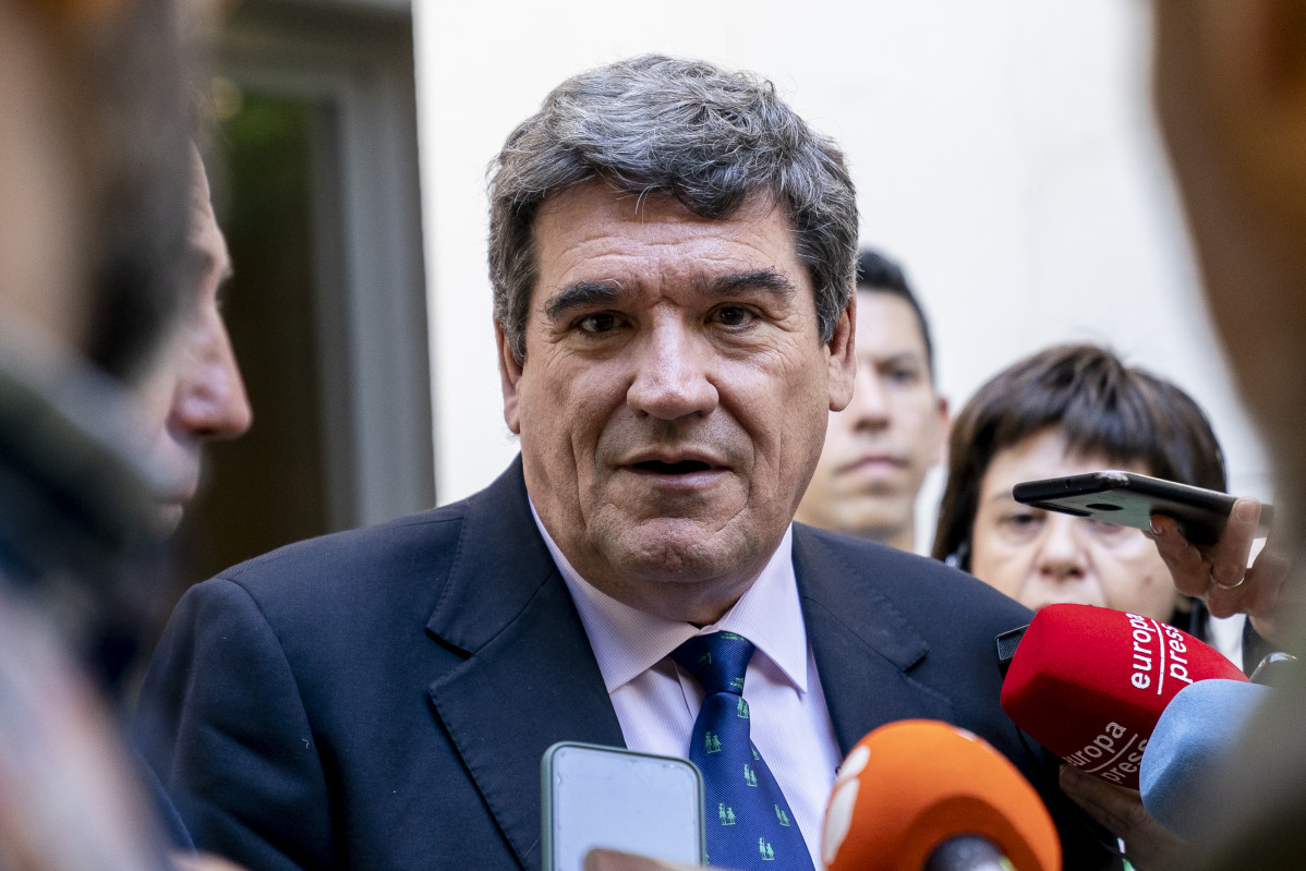 EuropaPress 4479452 ministro inclusion seguridad social migraciones jose luis escriva atiende