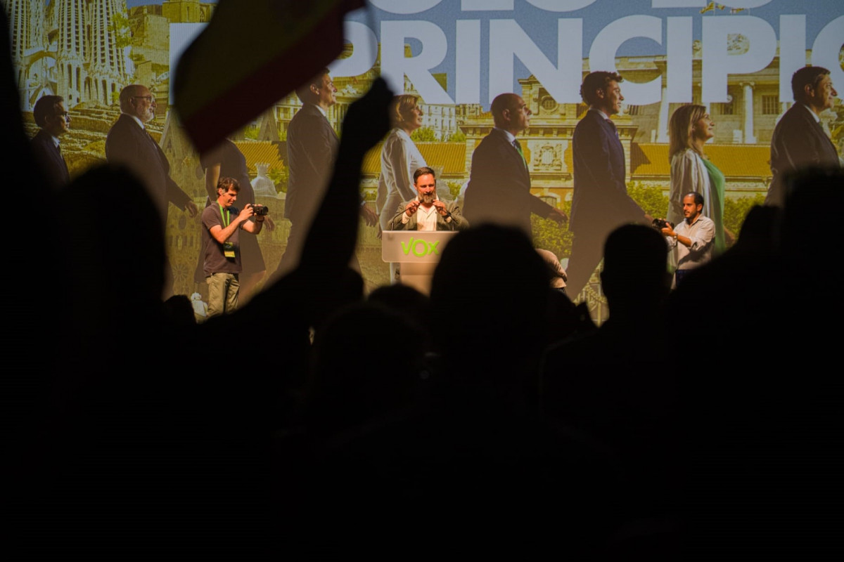 El líder de Vox, Santiago Abascal, en un mitin del partido en Cornellà de Llobregat (Barcelona).