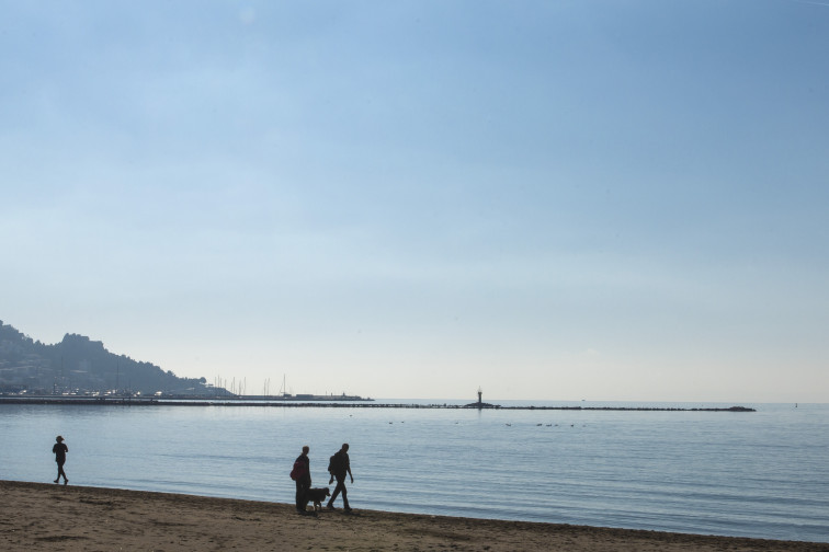 Muere un hombre de 60 años ahogado en una playa de Roses