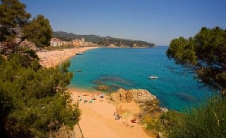 Encuentran dos cadáveres flotando en una playa de Lloret de Mar