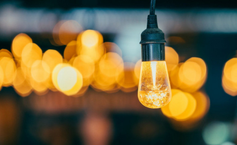 El precio de la luz sube este jueves un 3,15%, hasta los 170,81 euros/MWh