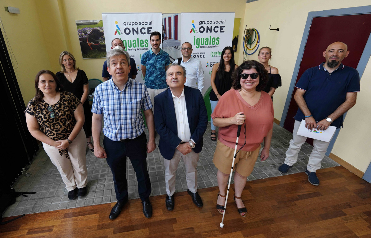 Jurados de los Premios Tiflos de Periodismo en las categorías de Radio y Televisión junto a representantes de la ONCE (002)
