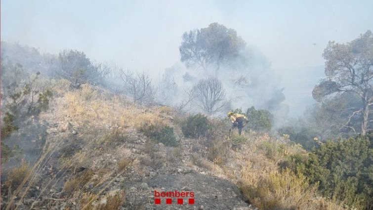 Estabilizado el fuego entre Bot y Horta de Sant Joan