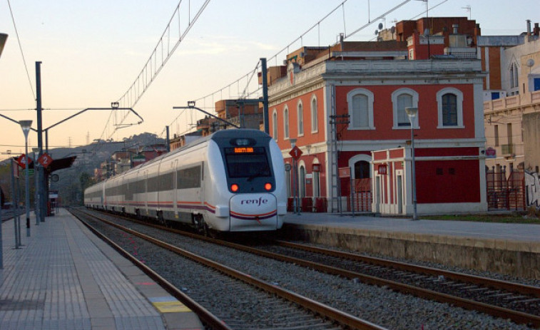 Susto en Rodalies: un hombre hiere a dos policías con un cuchillo