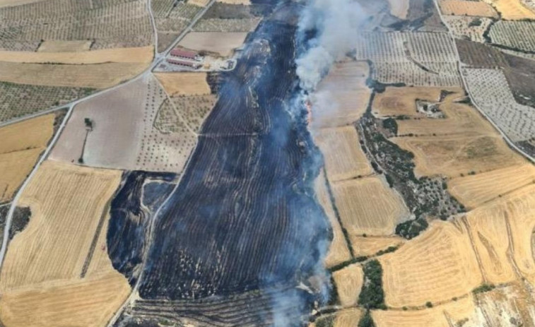 Alerta en los Bombers por los incendios en Sils y la Jonquera