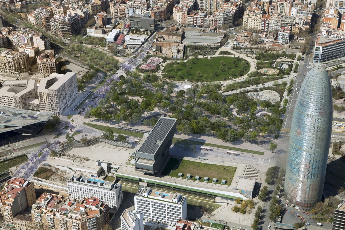 Archivo - Perspectiva aérea de la plaza de les Glòries.