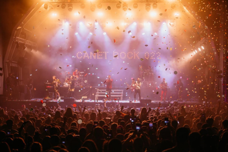 El Festival Canet Rock arrasa con 25.000 asistentes
