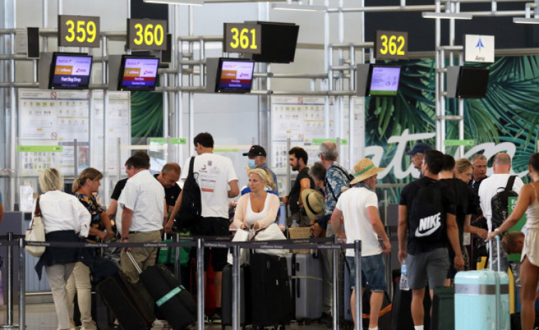 Overbooking en los aviones en verano: ¿Cuáles son los derechos de los pasajeros?
