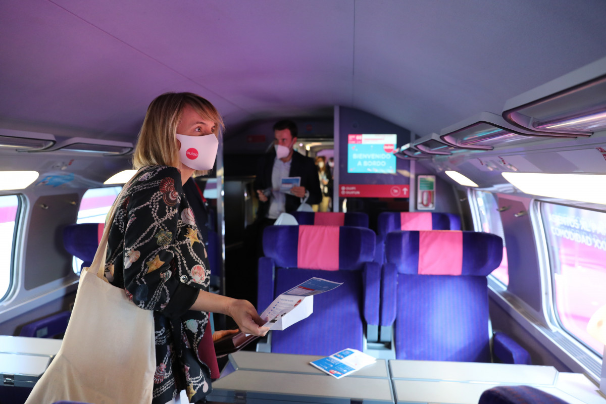 EuropaPress 3691580 periodistas entran vagones inauguracion primer trayecto ouigo mayo 2021