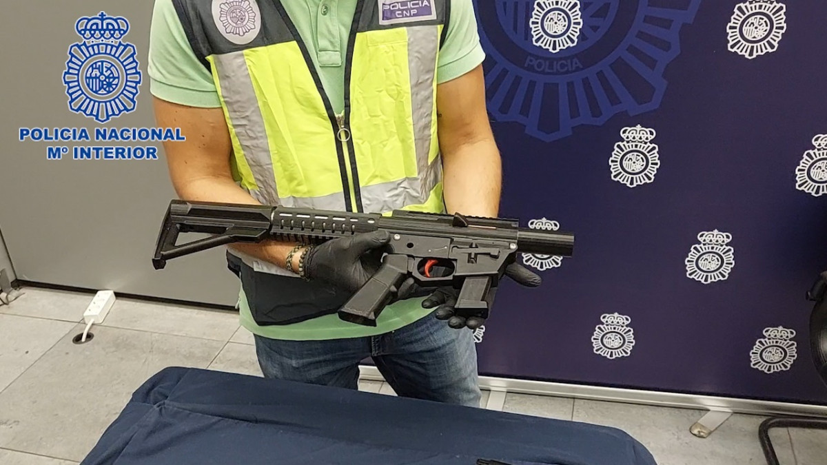 EuropaPress 4622869 nota prensa policia nacional interviene subfusil ar9 ensamblado piezas