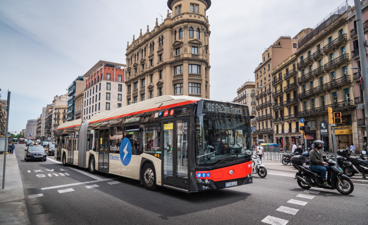 Dejan fuera del autobús a una chica discapacitada en Barcelona