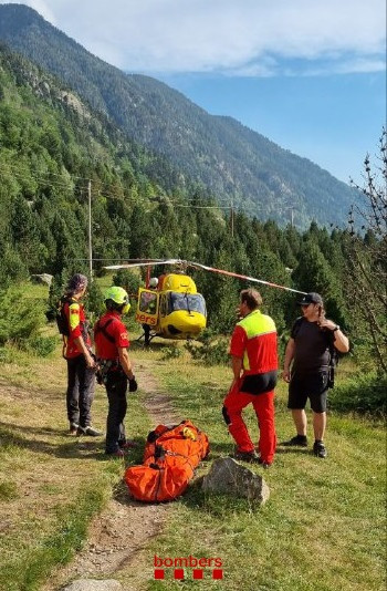Los Bombers realizan tres rescates este domingo en poblaciones de Tarragona y Lleida