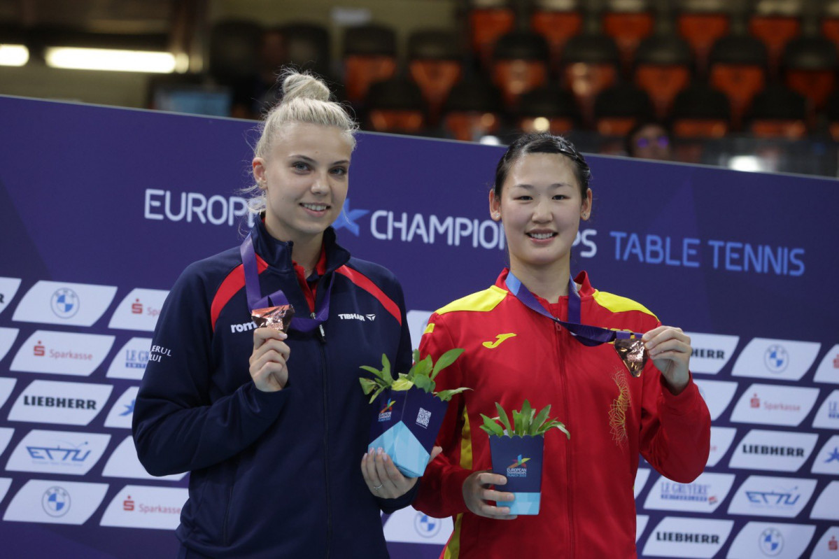Maru00eda con la medalla