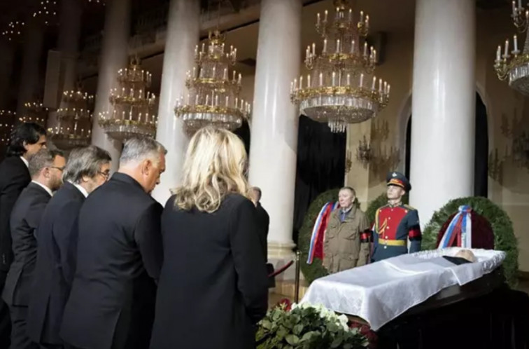 Cientos de personas despiden a Gorbachov en un funeral sin Putin ni homenajes de Estado