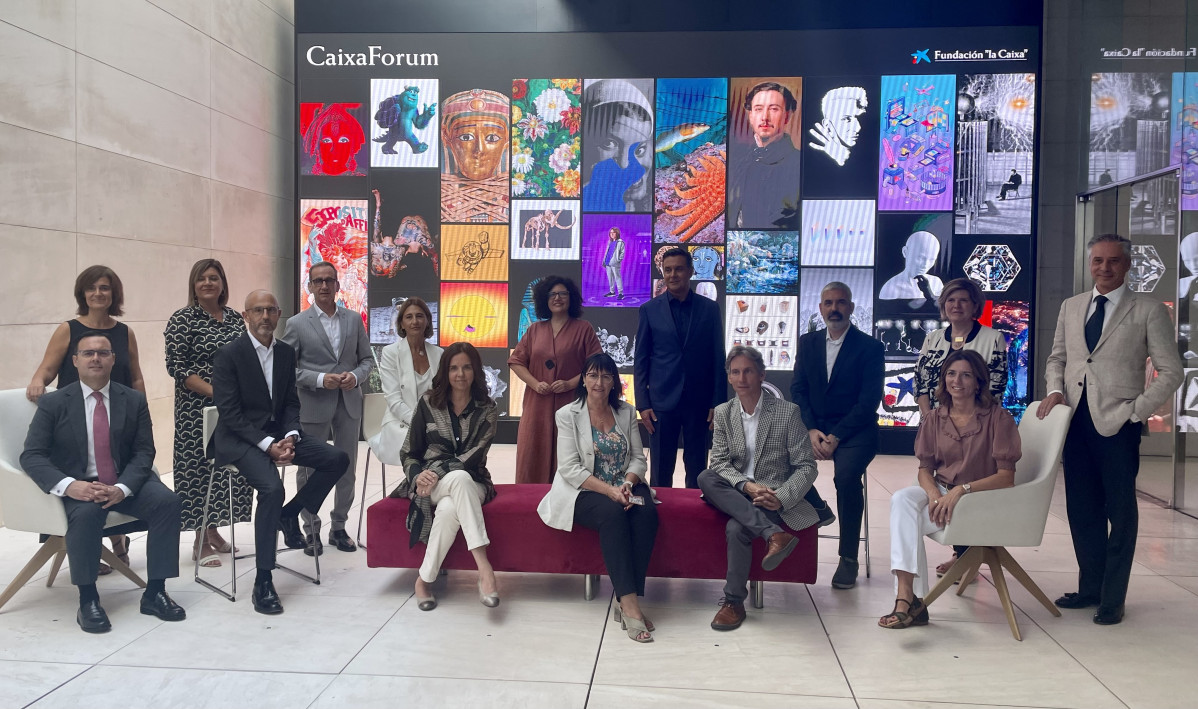 Presentación de la temporada expositiva de la red de CaixaForum y CosmoCaixa, con la directora general adjunta de la Fundación La Caixa Elisa Durán