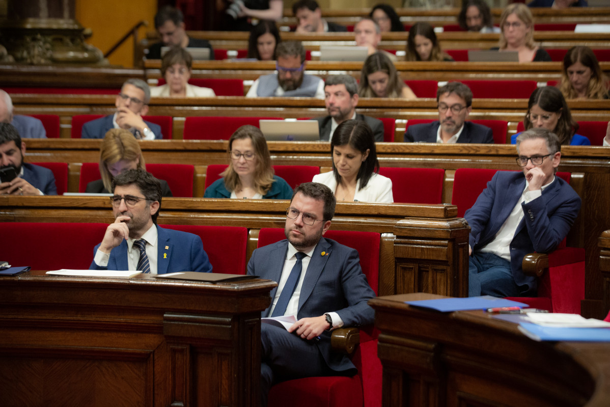EuropaPress 4507887 vicepresidente generalitat jordi puignero presidente pere aragones sesion