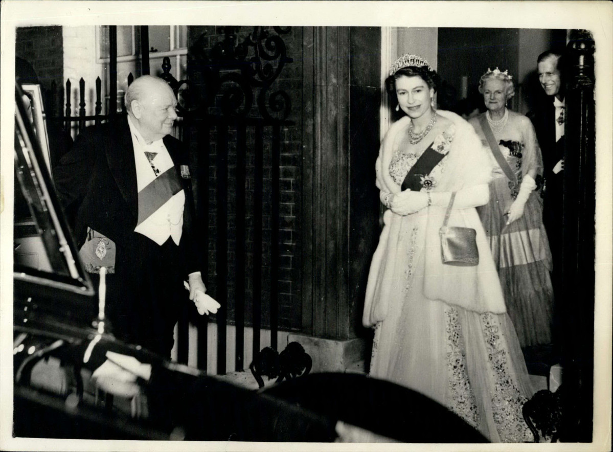 EuropaPress 4669261 winston churchill reina isabel ii 1955 (1)