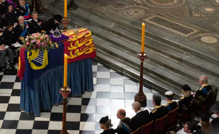 La última despedida a la reina: en marcha el funeral de Isabel II