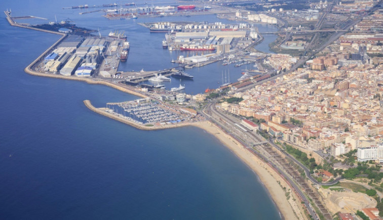 El Port de Tarragona aplica medidas complementarias en la estiba para descongestionar los muelles
