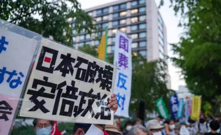 Japón se despide de Shizo Abe en un funeral polémico