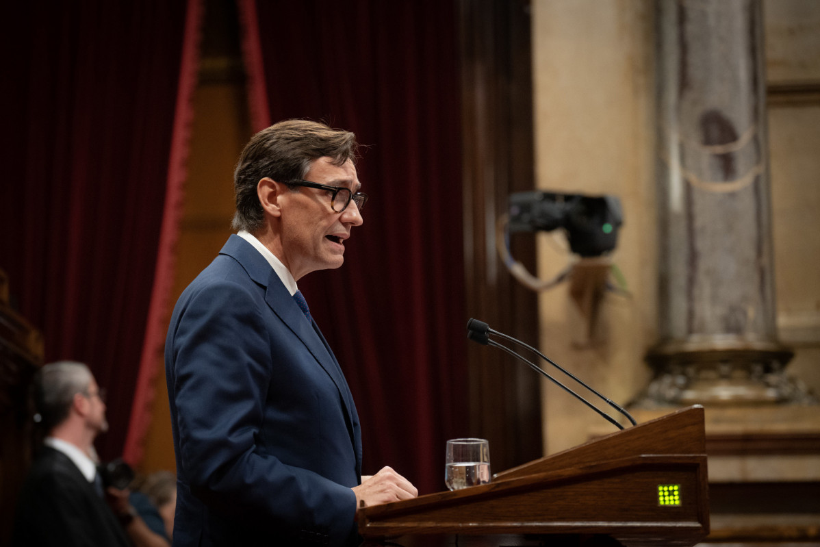 El primer secretario del PSC, Salvador Illa, interviene en el Debate de Política General, en el Parlament de Catalunya.