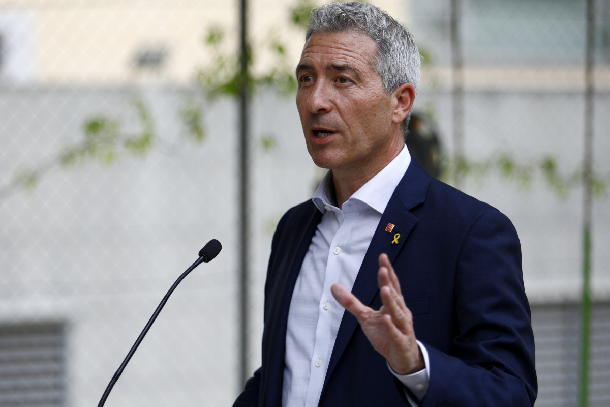 El conseller de Educación Josep Gonzàlez-Cambray, interviene durante el primer día de curso académico, en la guardería Patufet, a 5 de septiembre de 2022