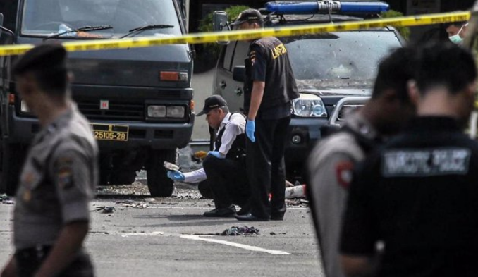 Al menos 174 muertos tras unos disturbios en un partido de fútbol en Indonesia