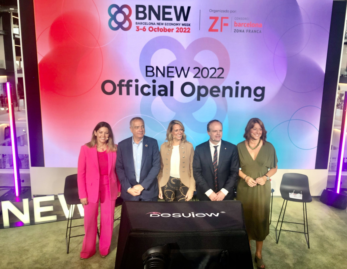 La ceo del CZFB, Blanca Sorigué; el delegado del Estado en el CZFB, Pere Navarro; la delegada del Gobierno en Catalunya, Maria Eugènia Gay, el secretario de la Generalitat Albert Castellanos, y la t
