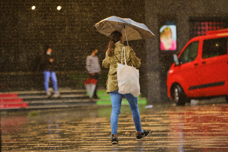 El litoral mediterráneo y las Baleares, en riesgo por las fuertes precipitaciones de este viernes