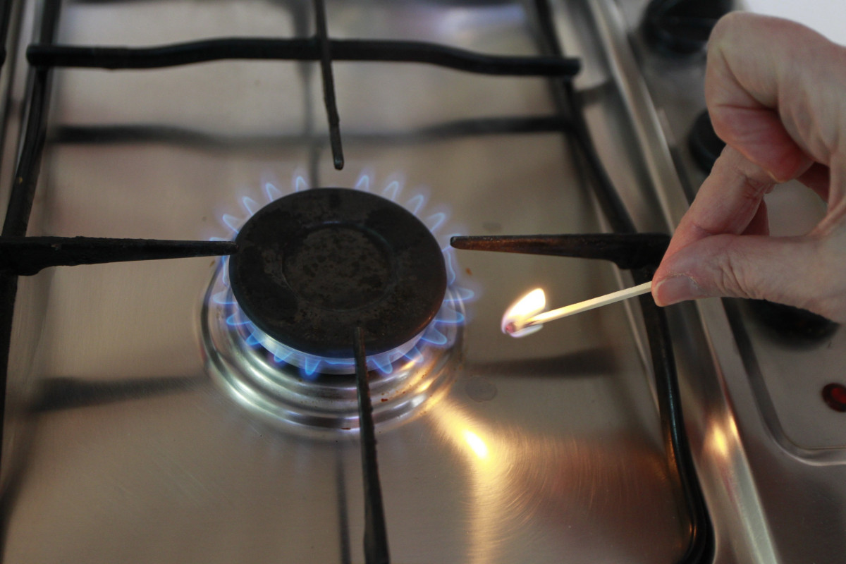 EuropaPress 1292639 gas cocina gas llamas llama fuego fogon fogones gas natural cerilla