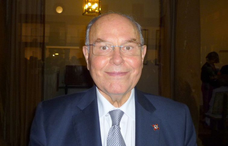 Muere el microbiólogo César Nombela