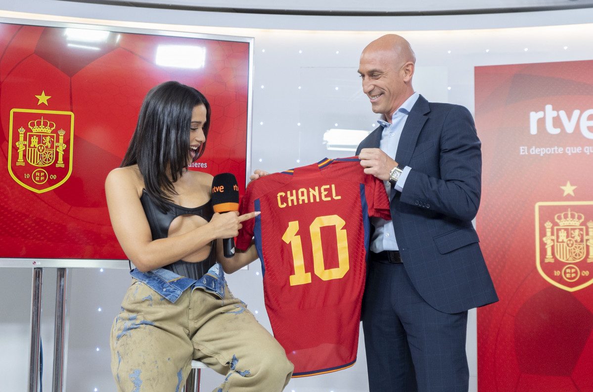 Chanel Terrero cantará la canción de Selección en el Mundial Catar