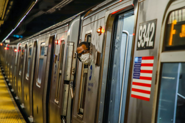 Muere un hombre de 48 años tras ser empujado a las vías del metro