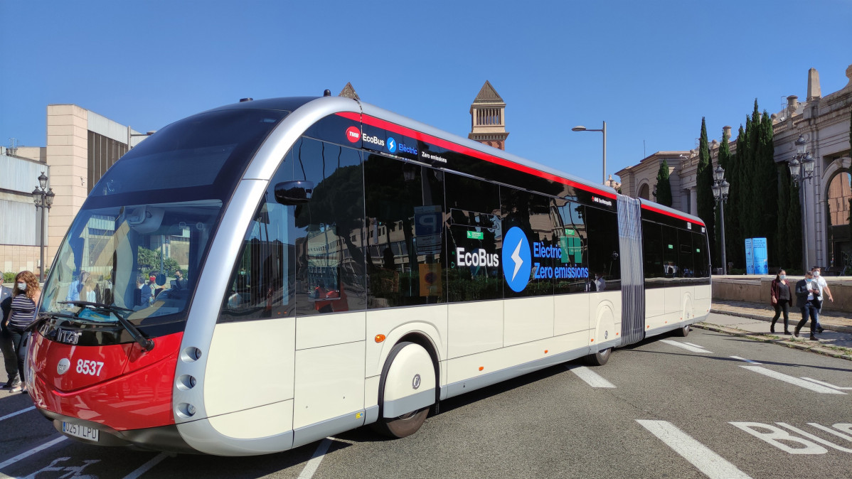 Archivo - Bus ecológico de TMB