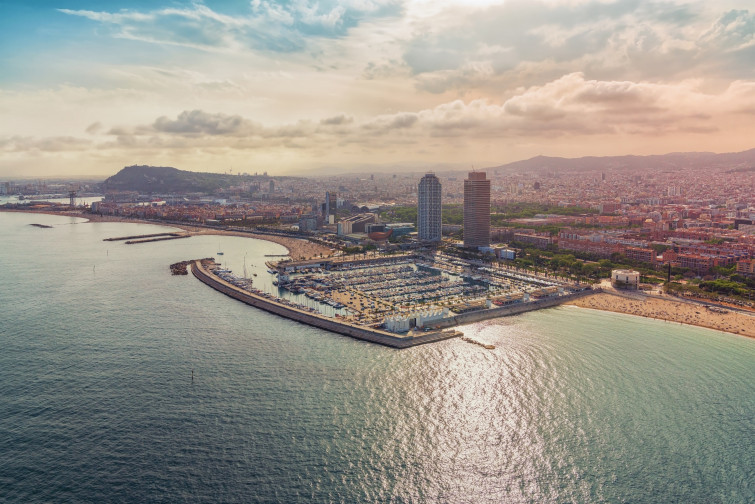 La peripecia de un oligarca ruso para poder sacar su yate embargado de Barcelona