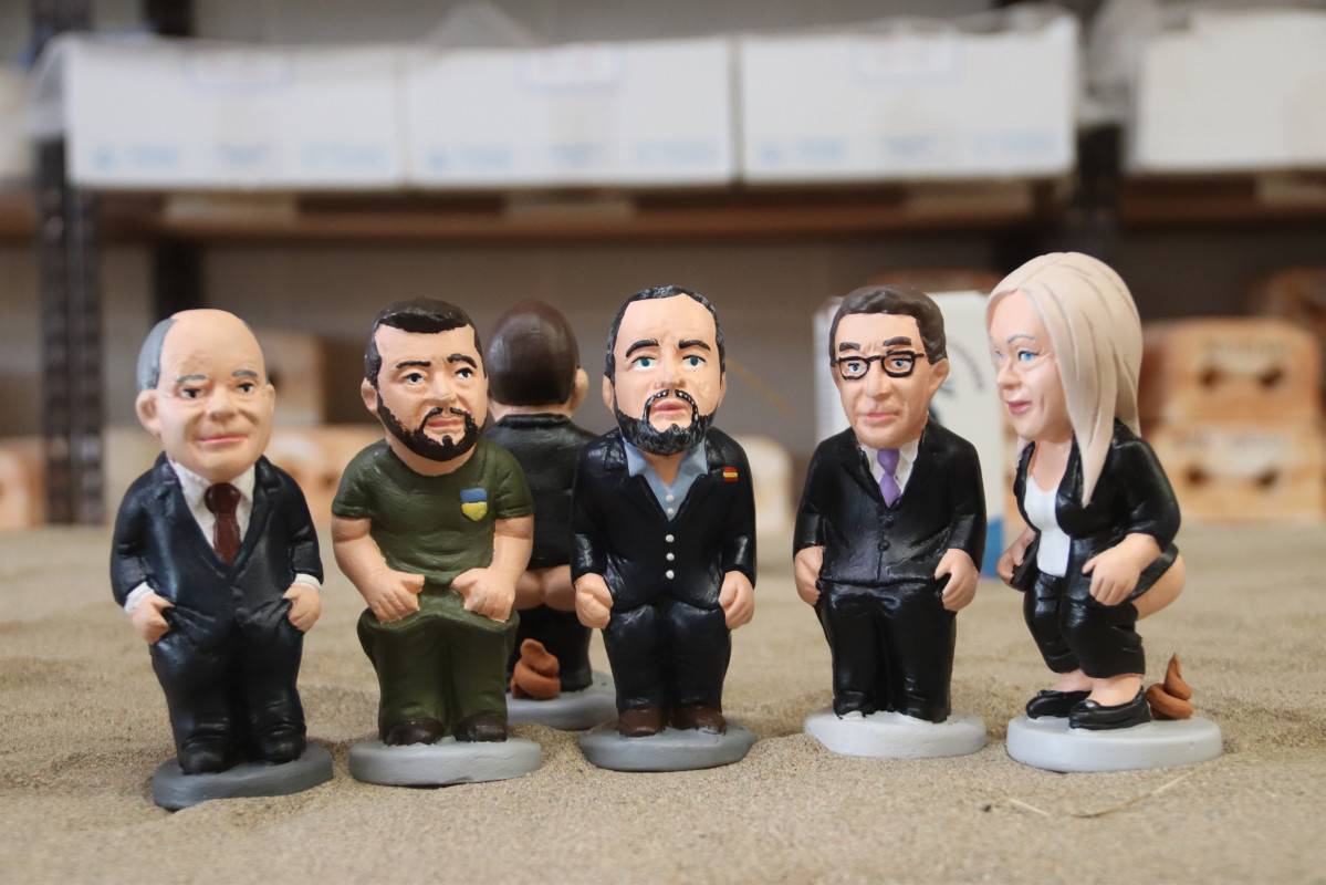 EuropaPress 4787142 feijoo zelenski lewandowski benzema meloni nuevos caganers ano