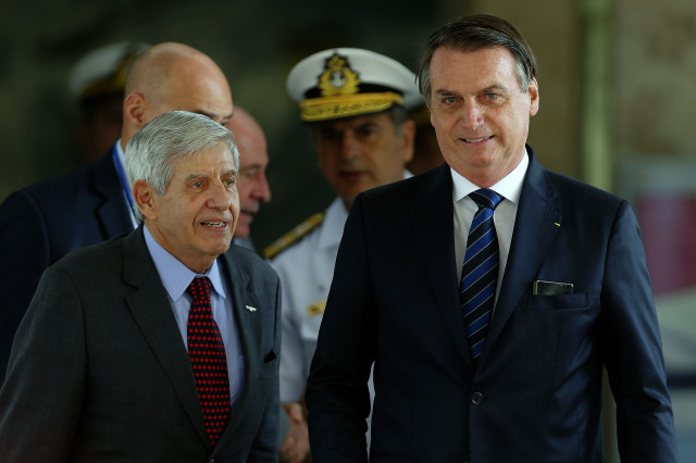 El jefe de seguridad de Bolsonaro califica a Lula de 