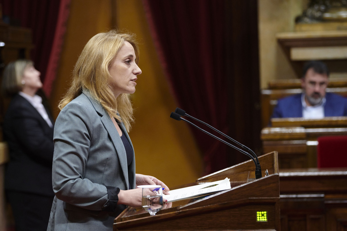 221008 Interpellaci Parlament DSC 9436 not LtWxIp1