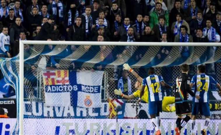 El Espanyol coge aire gracias al Rayo Vallecano