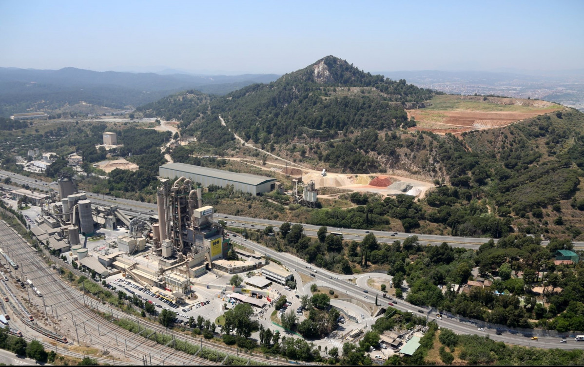 EuropaPress 3920882 fabrica lafarge montcada reixac barcelona grupo lafargeholcim