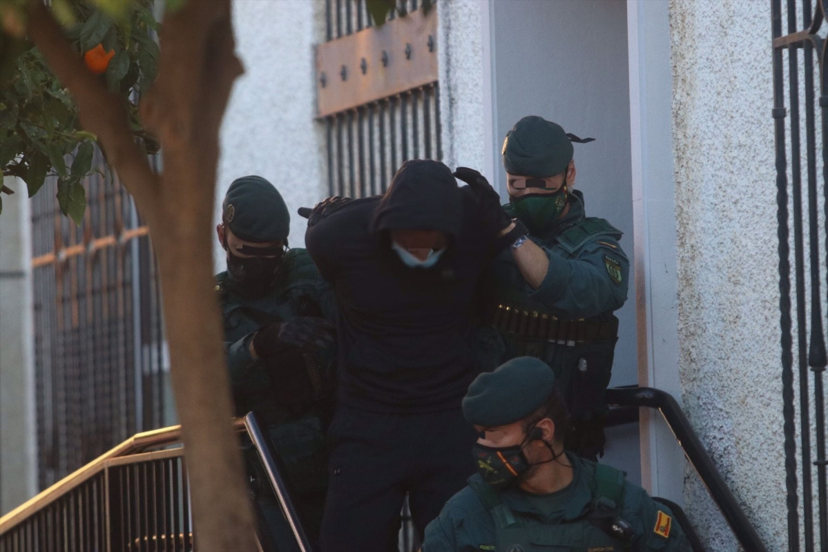 EuropaPress 3525394 salida juzgados fuengirola malaga melillero detenido supuestamente rociar