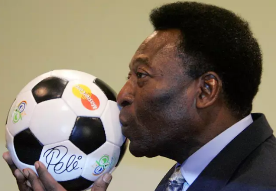 Pelé ya no responde a la quimioterapia y está en cuidados paliativos