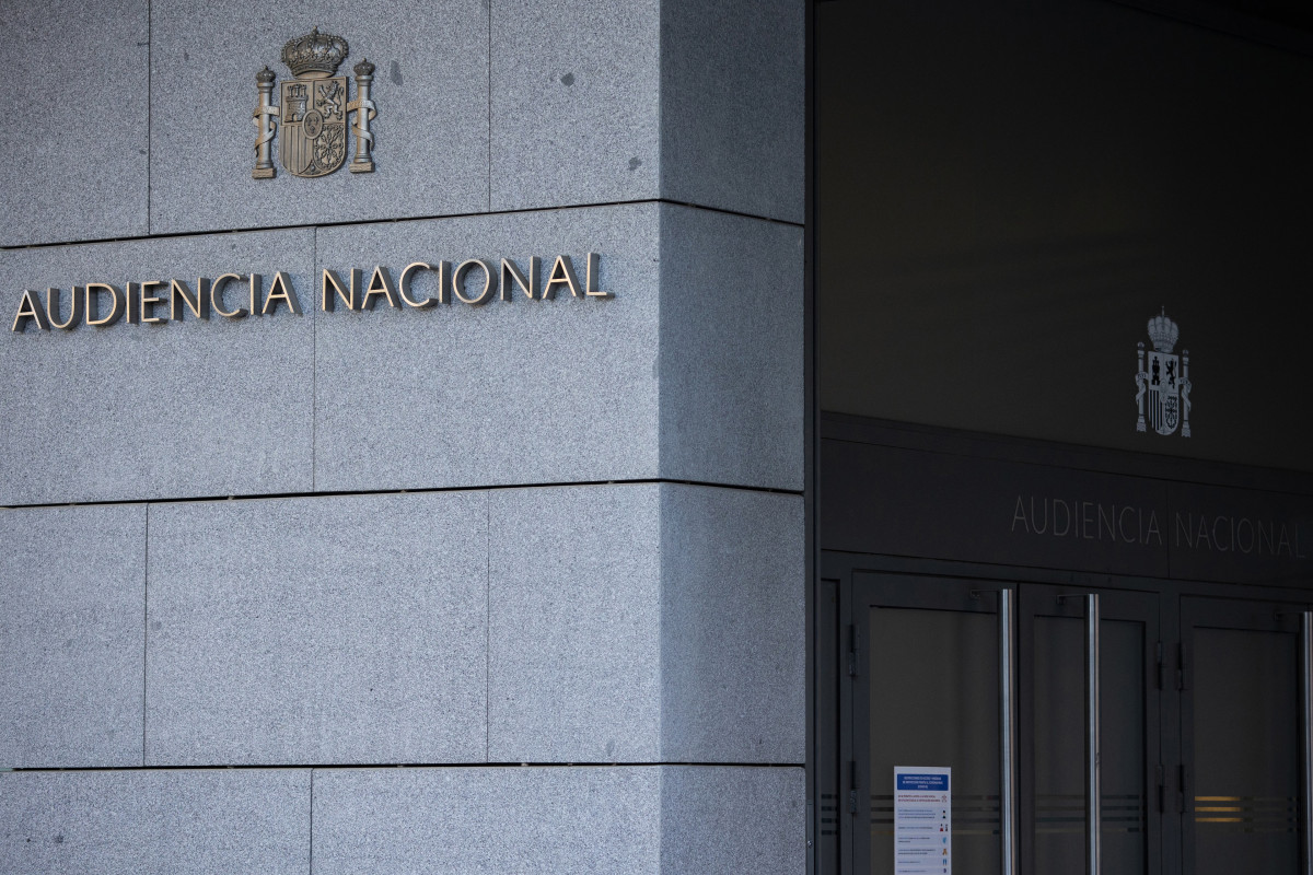 Archivo - Entrada a la Audiencia Nacional en el momento en el que dos miembros del ente público ICM han sido testigos sobre la supuesta financiación ilegal del PP madrileño en ‘Púnica’, a 7 de