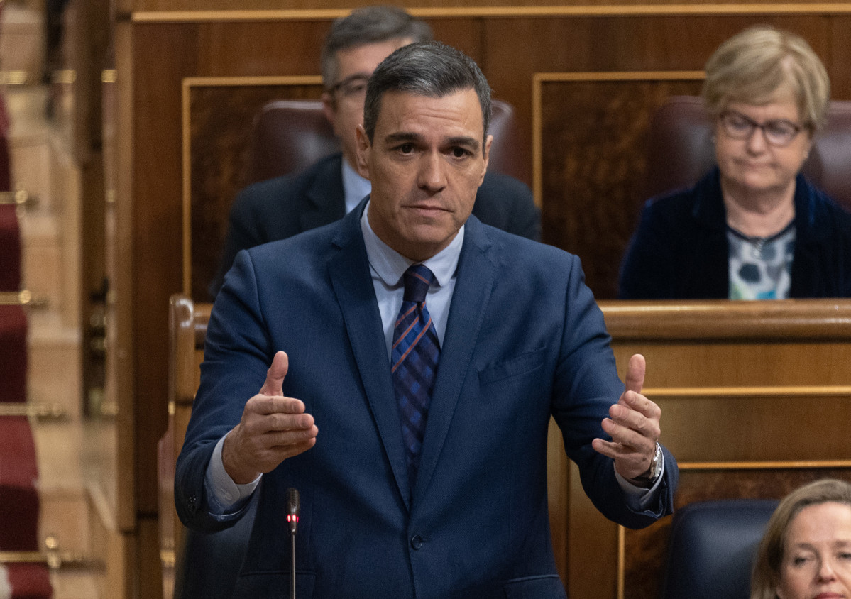 El presidente del Gobierno, Pedro S&aacute;nchez, interviene durante una sesi&oacute;n plenaria, en el Congreso de los Diputados, a 21 de diciembre de 2022, en Madrid (Espa&ntilde;a).