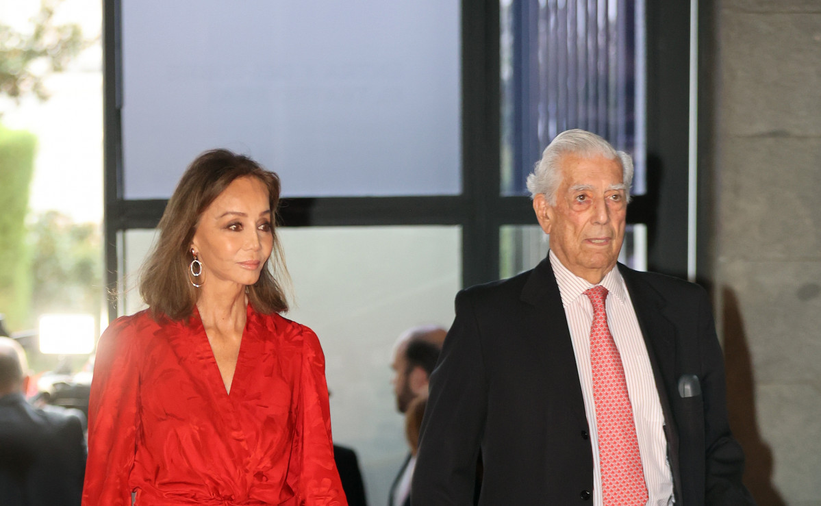 EuropaPress 4768028 isabel preysler mario vargas llosa asisten estreno opera aida giuseppe