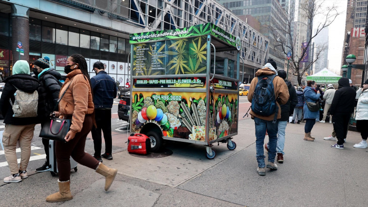 Nueva York inicia la venta legal de marihuana para usos recreativos
