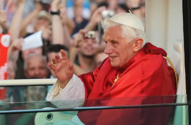 135.000 personas ya se han despedido de Benedicto XVI en el Vaticano